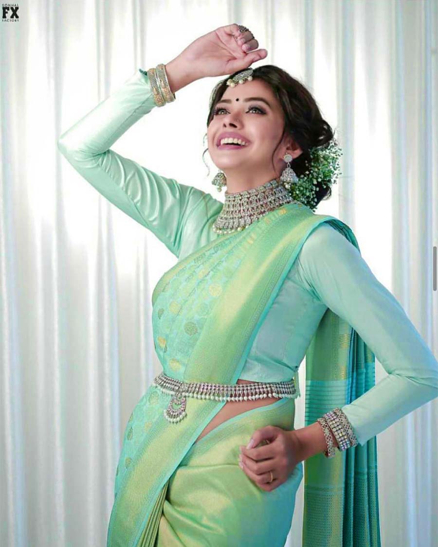 Triyah Light Green Woven Silk Blend Saree With Blouse
